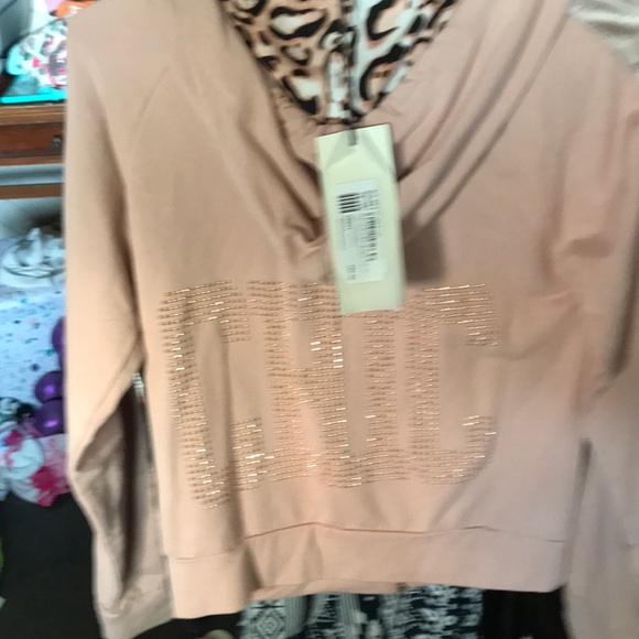 Easy and chic pink brand new bought in London - Picture 2 of 3